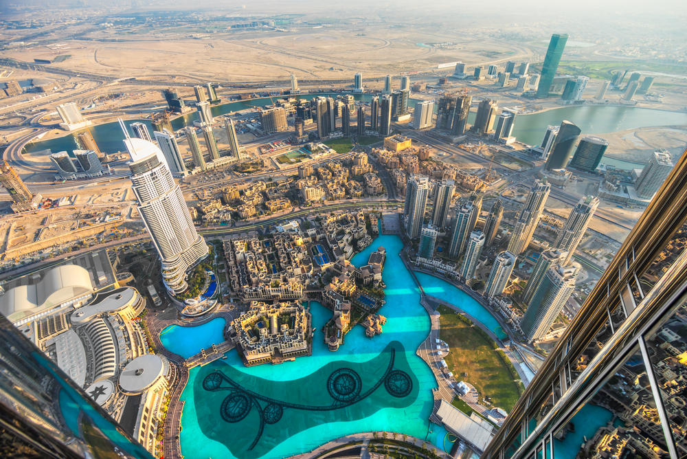 Burj-Khalifa-umele-jazero