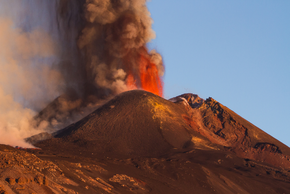 Etna aktívna sopka aktivna-etna