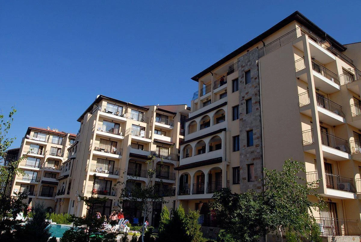 Rose Village Apart