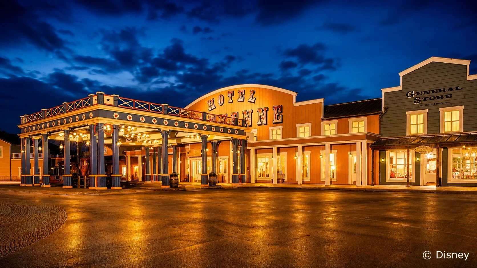 Disney Hotel Cheyenne + vstupenky do Disneyland Paris
