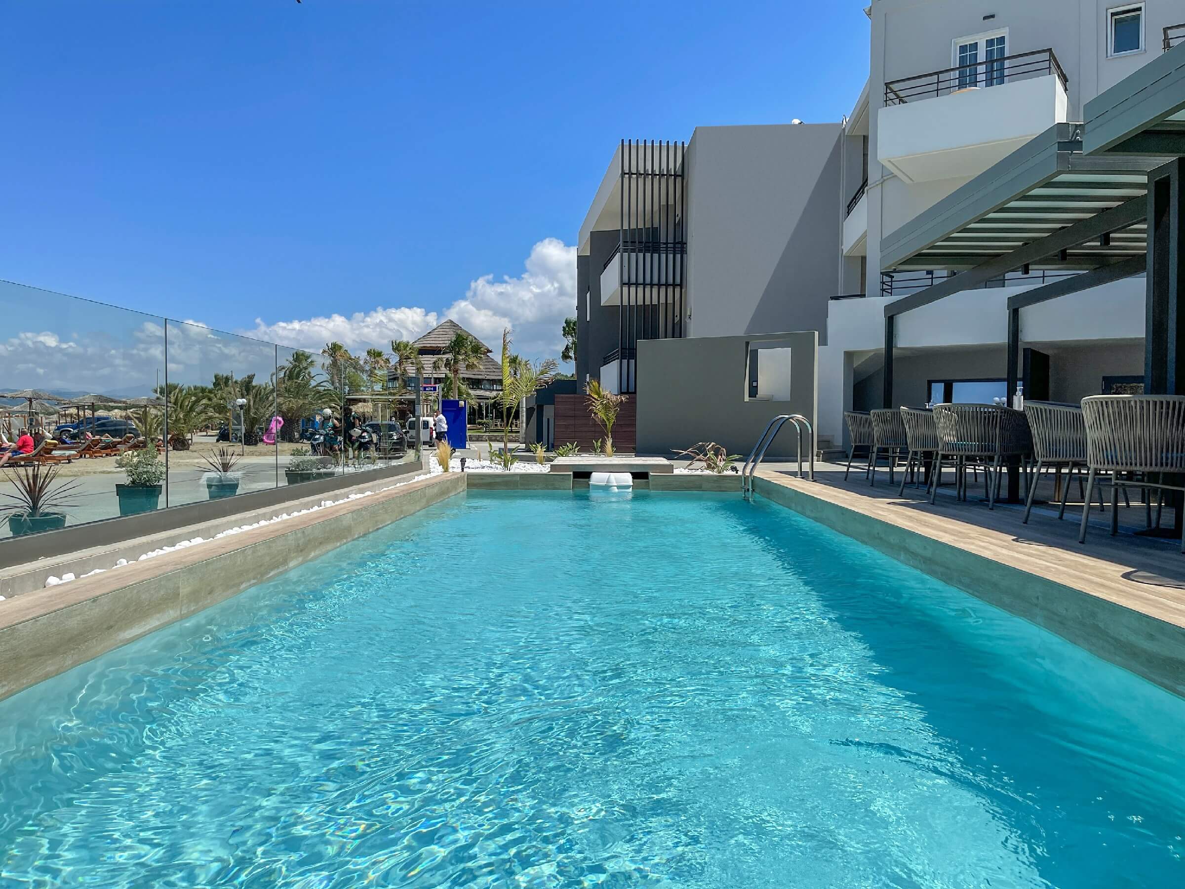 Mare Blue & Suites