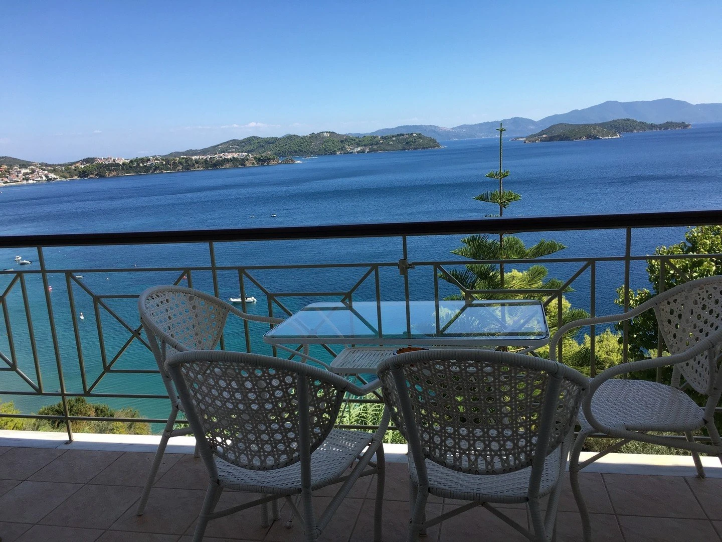 Vassilias Beach Hotel