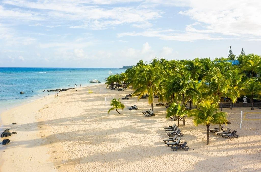 Victoria Beachcomber Resort & Spa