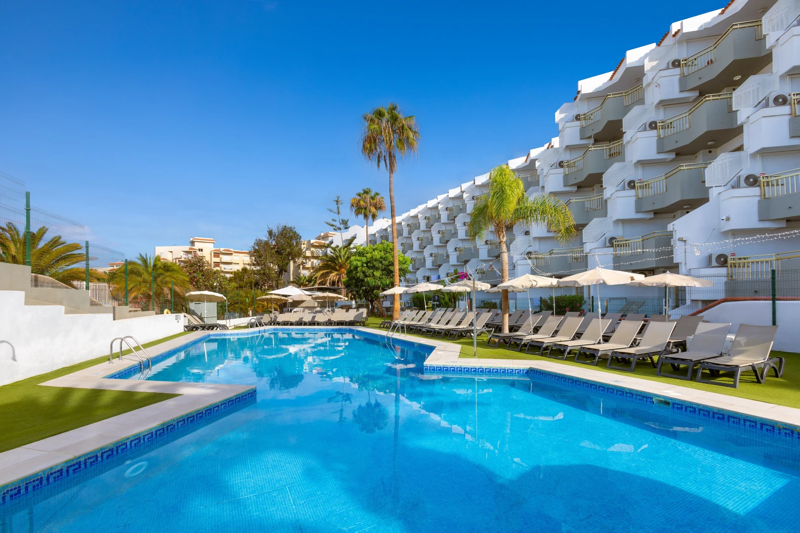 Playaolid Suites and Aparments