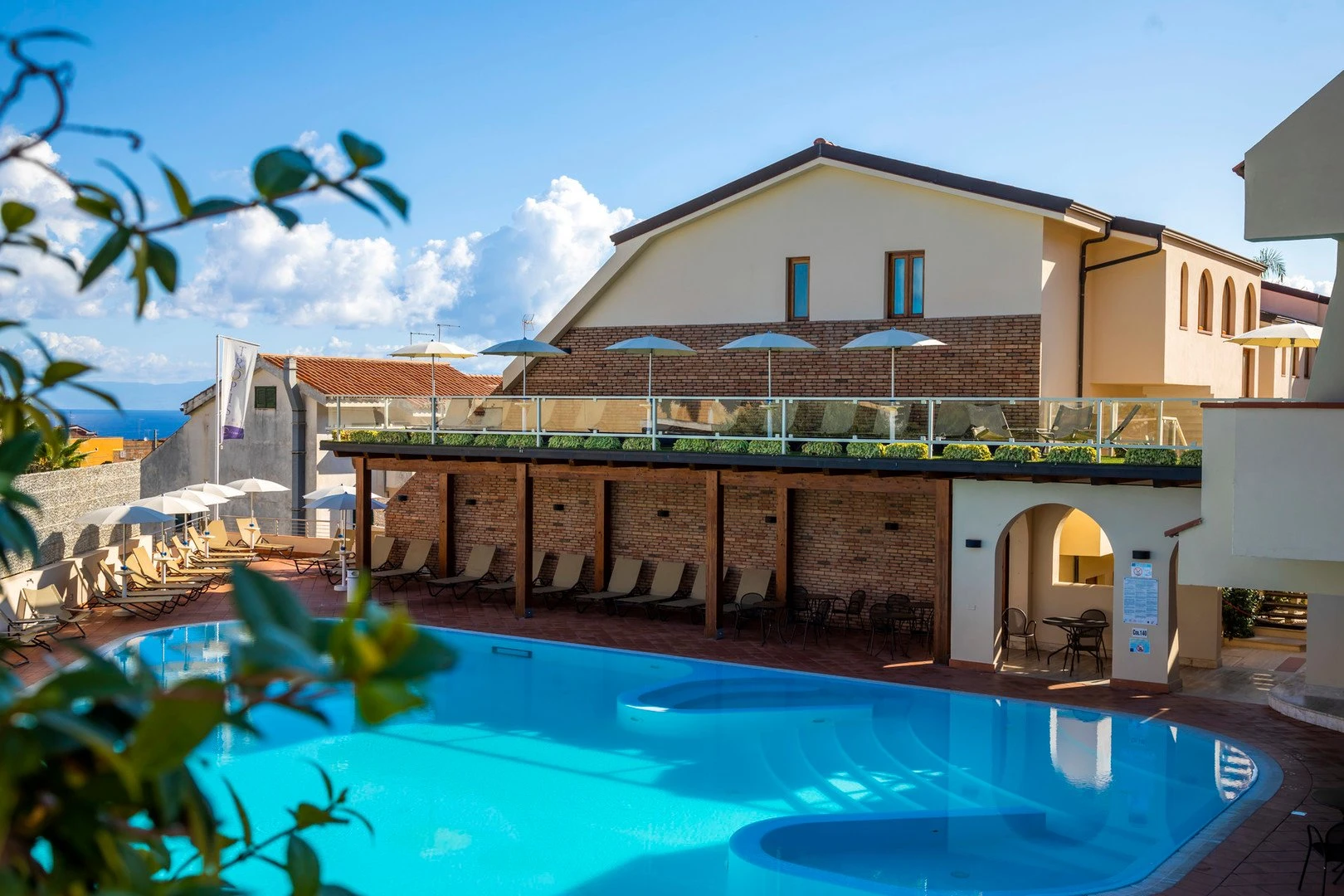 Tropis Hotel
