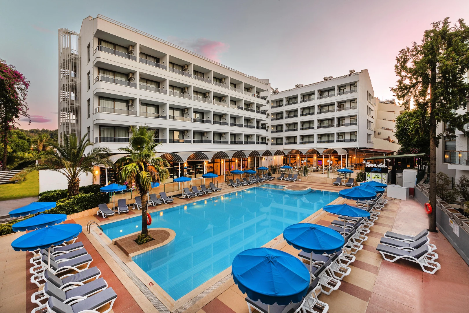 K Maris Hotel