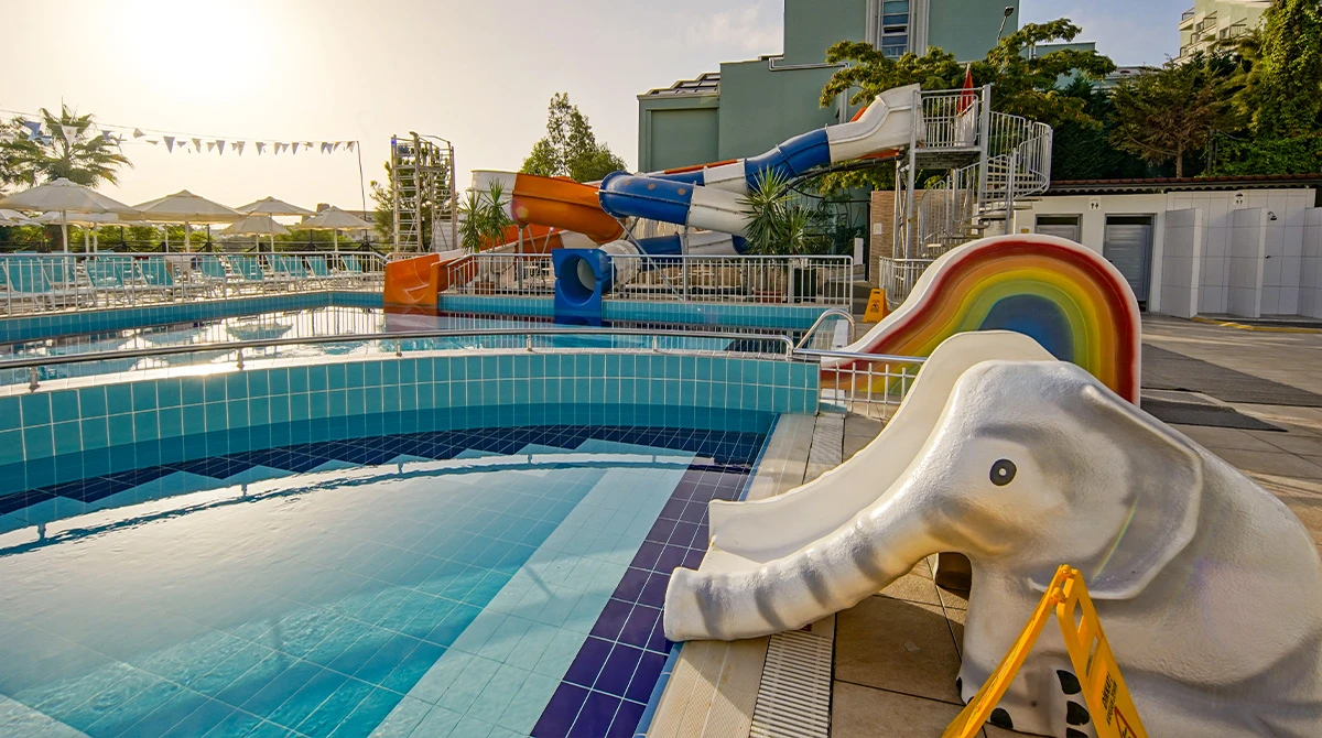 Side Aluna Hotel